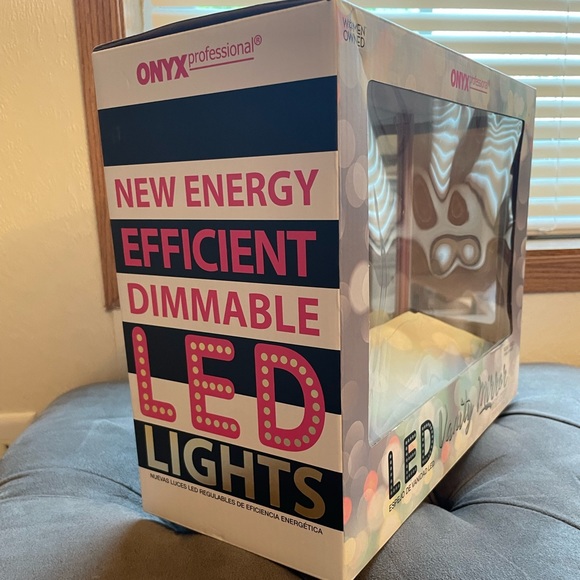 Onyx Professional Tri-Fold LED Magnifying Vanity Mirror - Picture 5 of 5